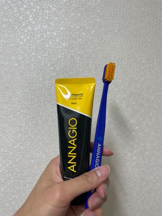 [지오클린] 안나지오 구취케어  기능성 치약 칫솔 세트 (칫솔 5 개+치약 100g 1 개 ) — 5점을 준 리뷰어가 2022년 6월 올린 사용 사진