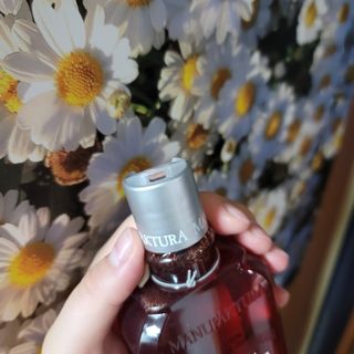 체코 비건화장품 마뉴팍투라 향좋은 와인 샤워젤 (300ml) — 5점을 준 리뷰어가 2022년 6월 올린 사용 사진