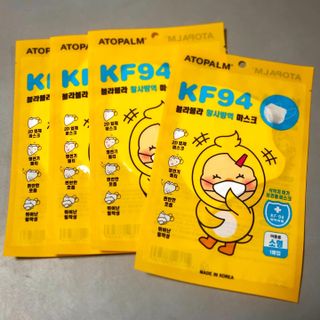 아토팜 블라블라 황사방역 마스크 KF94 — 4.5점을 준 리뷰어가 2021년 10월 올린 사용 사진