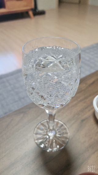 몽베스트 Montbest with Sparkling water Plain 20병 — 5점을 준 리뷰어가 2021년 10월 올린 사용 사진