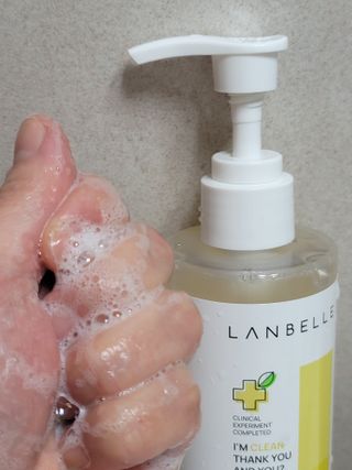 랑벨 내츄럴 딥 포어 클렌저 210ml (저자극 약산성 천연 클렌징 젤) — 5점을 준 리뷰어가 2022년 10월 올린 사용 사진