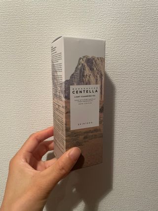 스킨1004 [SKIN1004] 마다가스카르 센텔라 라이트 클렌징 오일 200ml — 5점을 준 리뷰어가 2024년 8월 올린 사용 사진