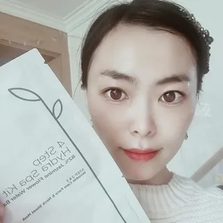 태그스킨 4스텝 주름개선 피부미백 영양 마스크팩 3개 세트(최신버전) — 5점을 준 리뷰어가 2022년 3월 올린 사용 사진