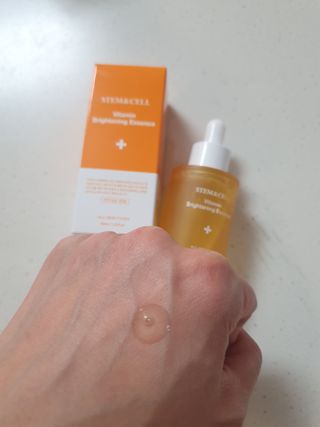 체르엠 스템앤셀 비타민 브라이트닝 에센스 30ml 1개 — 5점을 준 리뷰어가 2022년 3월 올린 사용 사진