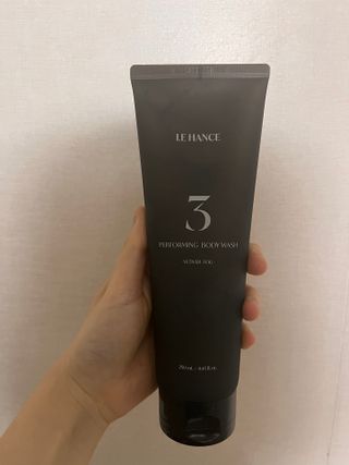 르핸스 퍼포밍 3 바디워시 비반트포렛/베티버포그 — 5점을 준 리뷰어가 2023년 3월 올린 사용 사진