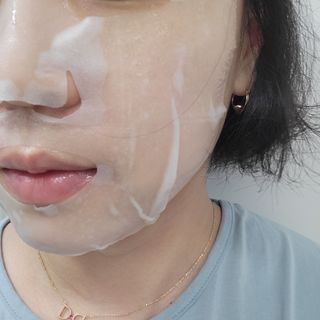 태그스킨 4스텝 주름개선 피부미백 영양 마스크팩 3개 세트(최신버전) — 3.5점을 준 리뷰어가 2022년 4월 올린 사용 사진