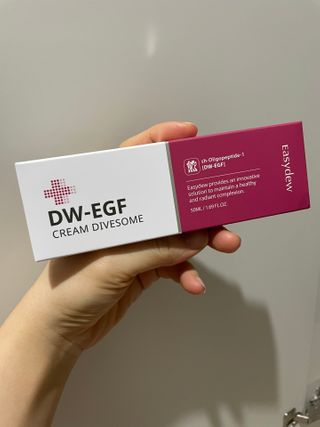 이지듀 DW-EGF 크림 다이브좀_콜라겐이 쏙쏙, 탄력피부로 다이빙 — 5점을 준 리뷰어가 2021년 2월 올린 사용 사진