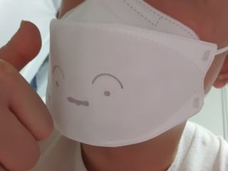 [숨그림]  덴탈마스크 짱구 우리아이 그리고 내가 쓰는 믿을수있는 케릭터 마스크  16종 — 4점을 준 리뷰어가 2021년 10월 올린 사용 사진