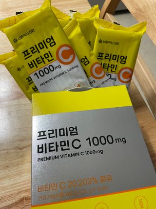 서울약사신협 프리미엄 비타민C 1,000mg_2.5g x 50포 — 5점을 준 리뷰어가 2021년 10월 올린 사용 사진