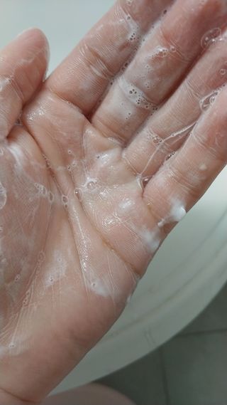 [베러오리진] 무화과 크리미 딥 폼 클렌저/피부 노폐물 & 미세먼지 99 세정 인증 민감성 피부 무자극 인증 — 5점을 준 리뷰어가 2021년 11월 올린 사용 사진