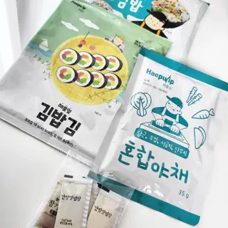 해풀잎 누구나 김밥*2ea [(혼합야채 35g *2ea,  김밥김 (10g, 2ea),  양념간장 (6g, 10ea), 참기름(5g, 4ea)] — 5점을 준 리뷰어가 2022년 7월 올린 사용 사진