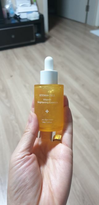 체르엠 스템앤셀 비타민 브라이트닝 에센스 30ml 1개 — 5점을 준 리뷰어가 2021년 9월 올린 사용 사진