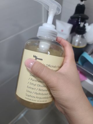 빅그린 안티 헤어로스 탈모 카렌듈라 바이옴 샴푸 500ml (지성두피용) — 3.5점을 준 리뷰어가 2022년 7월 올린 사용 사진