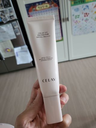 프리마인 선크림만 바꿨을 뿐인데 매일 물 2L챙겨먹고 기초케어 완벽하게 한 물빛피부 완성,셀라브UV프로텍터 — 5점을 준 리뷰어가 2023년 6월 올린 사용 사진