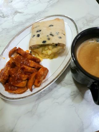 굽네몰 [굽네] 소스가 맛있는 닭가슴살 슬라이스 4종 — 5점을 준 리뷰어가 2021년 4월 올린 사용 사진