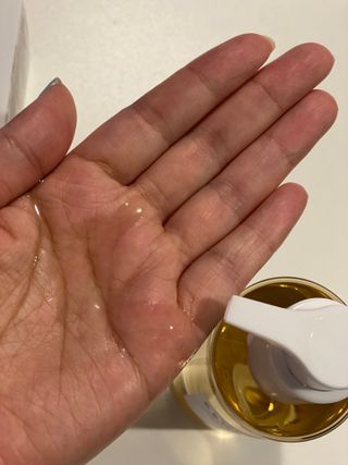 스킨1004 [SKIN1004] 마다가스카르 센텔라 라이트 클렌징 오일 200ml — 5점을 준 리뷰어가 2024년 7월 올린 사용 사진