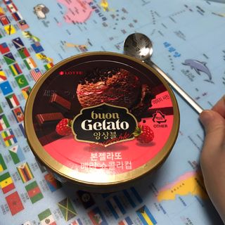 롯데제과 본젤라또 비스킷&바닐라카라멜바, 본젤라또 베리쇼콜라컵 — 5점을 준 리뷰어가 2021년 12월 올린 사용 사진