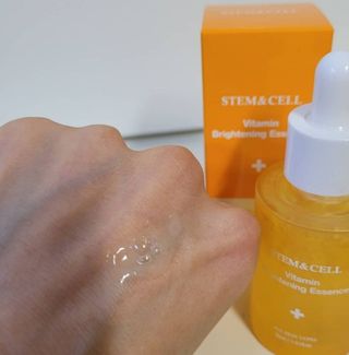 체르엠 스템앤셀 비타민 브라이트닝 에센스 30ml 1개 — 5점을 준 리뷰어가 2022년 1월 올린 사용 사진