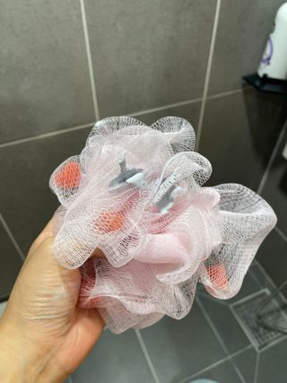 벨먼 내추럴 스파 머드레티놀 바디워시(그린로즈, 미드나잇 피오니) — 5점을 준 리뷰어가 2022년 6월 올린 사용 사진