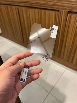 아클리브 Eco 항균 항바이러스 액정 보호필름(iPhone) — 5점을 준 리뷰어가 2022년 8월 올린 사용 사진