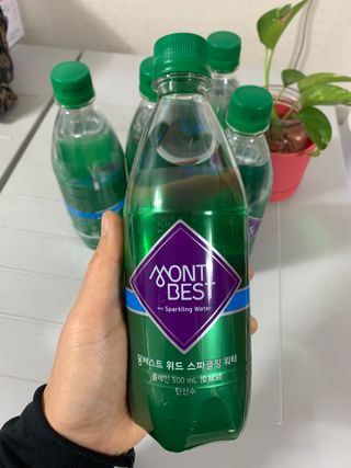 몽베스트 Montbest with Sparkling water Plain 20병 — 5점을 준 리뷰어가 2022년 12월 올린 사용 사진