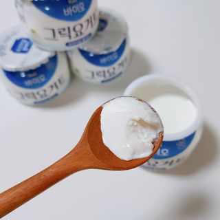 매일바이오 그릭요거트 오리지널 플레인 4개, 로스터리 커피믹스 4개 — 5점을 준 리뷰어가 2021년 12월 올린 사용 사진