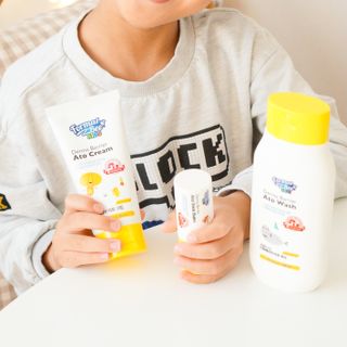 포멀비 키즈 더마베리어 아토 세트(크림 120ml+워시 300ml+스틱밤 18g) — 5점을 준 리뷰어가 2023년 11월 올린 사용 사진