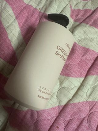 프리마인 더이상 뻣뻣하고 효과없는 탈모샴푸는 NO. 근본부터 케어하는 셀베이스 그린티샴푸(500ml) — 5점을 준 리뷰어가 2023년 5월 올린 사용 사진