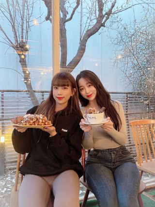 카페 더달달 [더달달 역삼점] 빙수 or 와플 or 팬케이크 택1 + 쇼콜라 택1 + 음료2 — 5점을 준 리뷰어가 2021년 3월 올린 사용 사진