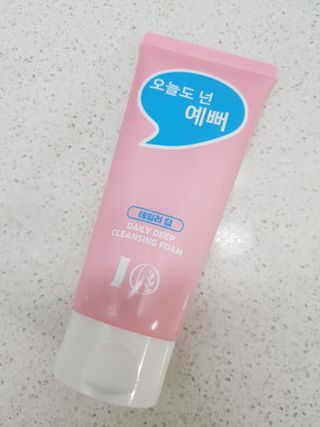 IO 아이오 오늘도 넌 예뻐 - 데일리딥 클렌징폼 — 4점을 준 리뷰어가 2021년 2월 올린 사용 사진