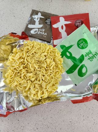 [풀무원] 자연은맛있다 정면, 백면, 홍면  세트 — 5점을 준 리뷰어가 2021년 4월 올린 사용 사진