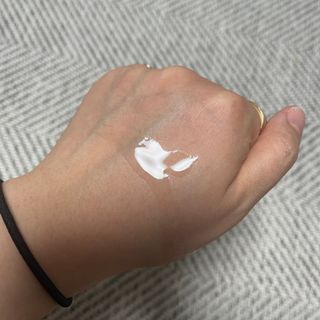 아소윤 건조하고 지친 피부에 힐링을 기분좋은 향기 스파맨션 바디오일 마사지오일 5종 중 1개 랜덤발송-2 — 3.5점을 준 리뷰어가 2021년 10월 올린 사용 사진