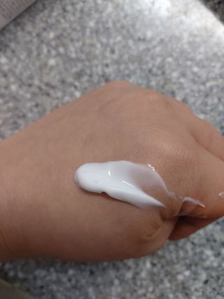 셀프 모이스처라이징 프로텍션 크림 셀프 모이스처라이징 프로텍션크림 — 5점을 준 리뷰어가 2022년 4월 올린 사용 사진