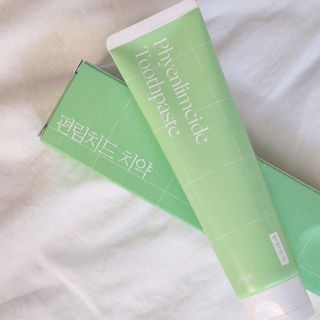 방방곳곳 편림오일 편림치드 치약 — 4점을 준 리뷰어가 2022년 7월 올린 사용 사진