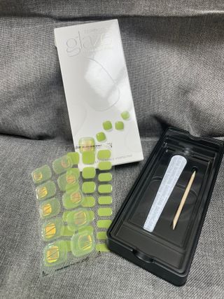 데싱디바 글레이즈 젤네일 별빛유리네일 6종_랜덤발송 — 3점을 준 리뷰어가 2021년 8월 올린 사용 사진