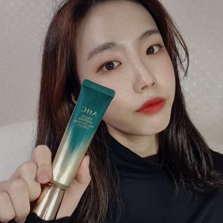 [NEW 탄력유턴 아이크림] AHC 유스 래스팅 리얼 아이크림 포 페이스 — 5점을 준 리뷰어가 2021년 2월 올린 사용 사진