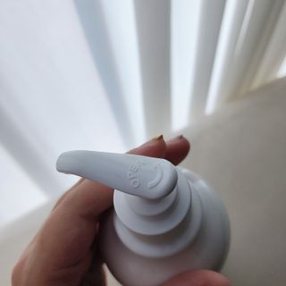 [닥터문] 프리미엄 알로에베라 선크림 500ml — 5점을 준 리뷰어가 2022년 7월 올린 사용 사진