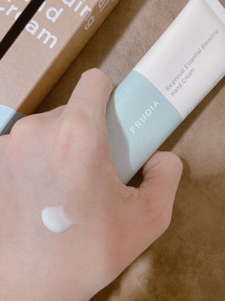 [후르디아] 끈적임 없는 착한성분 비건  핸드크림 3종 — 4점을 준 리뷰어가 2021년 11월 올린 사용 사진