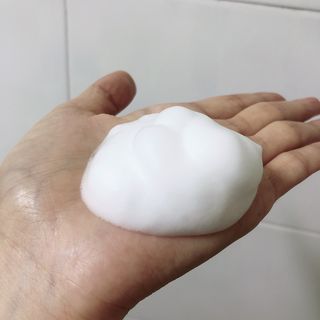 헤어플러스 콴디 아침세안제 폼클렌징 퓨어 어니스티 모닝클렌저 — 5점을 준 리뷰어가 2021년 5월 올린 사용 사진