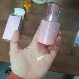 AHC 아우라 시크릿 톤업 벨벳 — 4점을 준 리뷰어가 2021년 4월 올린 사용 사진