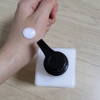 줄라이 모닝 _ JULY MORNING 줄라이모닝 하이드레이팅 퍼퓸드 바디앤핸드 에멀젼 — 5점을 준 리뷰어가 2021년 9월 올린 사용 사진