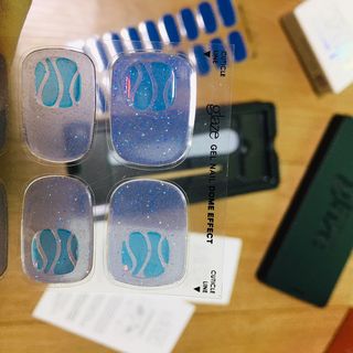 데싱디바 글레이즈 젤네일 별빛유리네일 6종_랜덤발송 — 5점을 준 리뷰어가 2021년 8월 올린 사용 사진