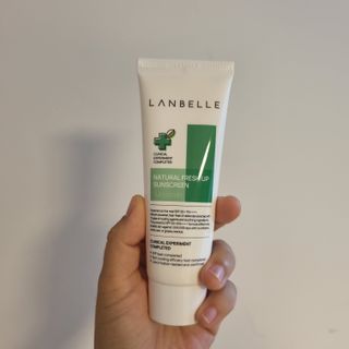 랑벨 내츄럴 프레시 업 선크림 75ml — 5점을 준 리뷰어가 2022년 5월 올린 사용 사진