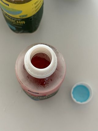 더그레잇티 콤부차 [매일유업] 더그레잇티 44kcal 콤부차 300ml *12개입 (오리지널 6개+베리리치 6개) — 2.5점을 준 리뷰어가 2023년 8월 올린 사용 사진