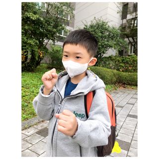 [숨그림]  덴탈마스크 짱구 우리아이 그리고 내가 쓰는 믿을수있는 케릭터 마스크  16종 — 5점을 준 리뷰어가 2021년 10월 올린 사용 사진