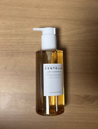 스킨1004 [SKIN1004] 마다가스카르 센텔라 라이트 클렌징 오일 200ml — 5점을 준 리뷰어가 2024년 7월 올린 사용 사진