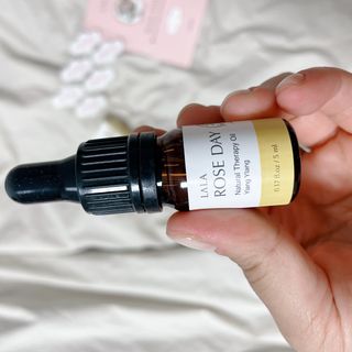 라라로즈데이 시즌2 천연 아로마오일 Y존 케어 속옷향수 이너퍼퓸 5ml  여성의 자존감을 UP시키자 — 5점을 준 리뷰어가 2021년 9월 올린 사용 사진