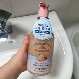 벨먼 내추럴스파 수분광채 스크럽 바디워시 600ml 5종 — 5점을 준 리뷰어가 2022년 5월 올린 사용 사진