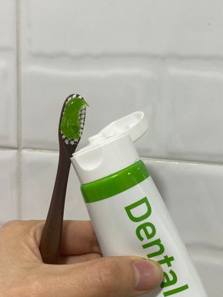 프리마인 유해균 뿐만 아니라 유익균까지 씻어내는 치약은 그만, 건강한 구강환경을 만드는 덴탈엔오 — 5점을 준 리뷰어가 2023년 4월 올린 사용 사진