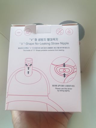 유비맘 트라이탄 코니빨대컵_컬러 랜덤 발송 — 5점을 준 리뷰어가 2021년 2월 올린 사용 사진